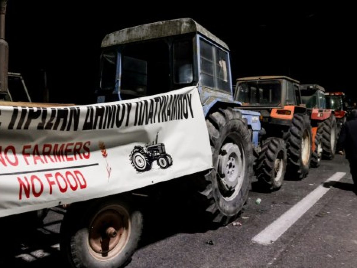 Κλιμακώνουν οι αγρότες, σκέψεις και για τρακτέρ στην Αθήνα – Με ποινές απειλεί το Μαξίμου και συναντά μόνο τους «πρόθυμου