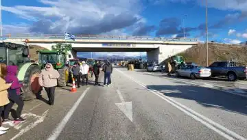 &Kappa;&lambda;&epsilon;ί&nu;&epsilon;&iota; &omicron; &delta;&rho;ό&mu;&omicron;&sigmaf; &sigma;&tau;&omicron; &mu;&pi;&lambda;ό&kappa;&omicron; &Phi;&iota;&lambda;ώ&tau;&alpha; &ndash; &laquo;&Delta;&epsilon;&nu; &theta;&alpha; &sigma;&upsilon;&mu;&mu;&epsilon;&tau;έ&chi;&omicron;&upsilon;&mu;&epsilon; &sigma;&tau;&omicron; &delta;&iota;ά&lambda;&omicron;&gamma;&omicron; &pi;&omicron;&upsilon; &theta;έ&lambda;&epsilon;&iota; &eta; &Kappa;&upsilon;&beta;έ&rho;&nu;&eta;&sigma;&eta;&raquo;