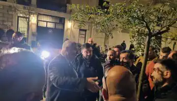 &Mu;&epsilon; &upsilon;&pi;&omicron;&sigma;&chi;έ&sigma;&epsilon;&iota;&sigmaf; &gamma;&iota;&alpha; &Alpha;&Tau;&Alpha;&Kappa;, &Delta;&Epsilon;&Eta; &kappa;&alpha;&iota; &pi;&epsilon;&tau;&rho;έ&lambda;&alpha;&iota;&omicron; έ&phi;&upsilon;&gamma;&alpha;&nu; &mu;&epsilon;&tau;ά &alpha;&pi;ό &tau;&eta;&nu; 4&omega;&rho;&eta; &sigma;ύ&sigma;&kappa;&epsilon;&psi;&eta; &sigma;&tau;&omicron; &Mu;&alpha;&xi;ί&mu;&omicron;&upsilon; &omicron;&iota; &alpha;&gamma;&rho;ό&tau;&epsilon;&sigmaf;
