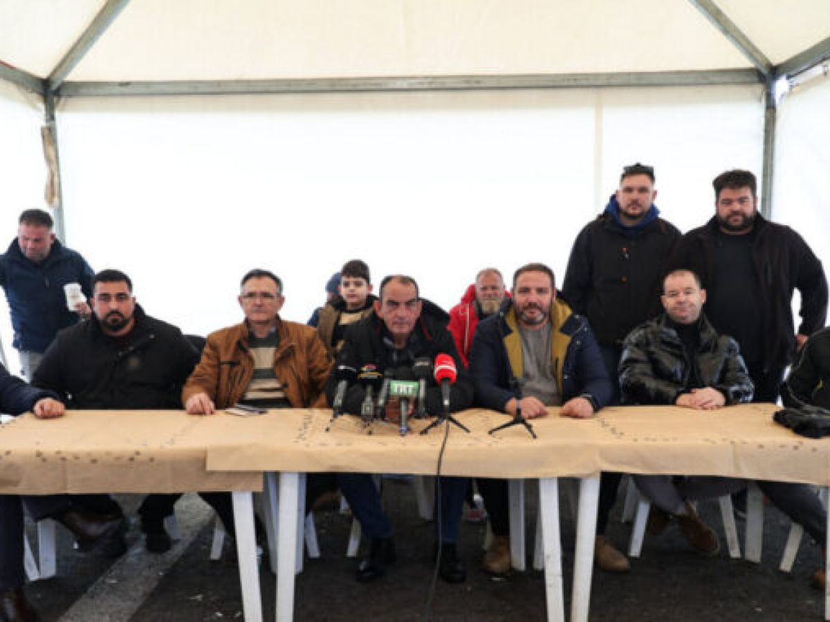 «Μπλόκο» από Λάρισα, Καρδίτσα και Κρήτη στη συνάντηση των αγροτών με τον Πρωθυπουργό