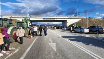 Νέες φωτογραφίες από τον 48ωρο αποκλεισμό του Μπλόκου Φιλώτα
