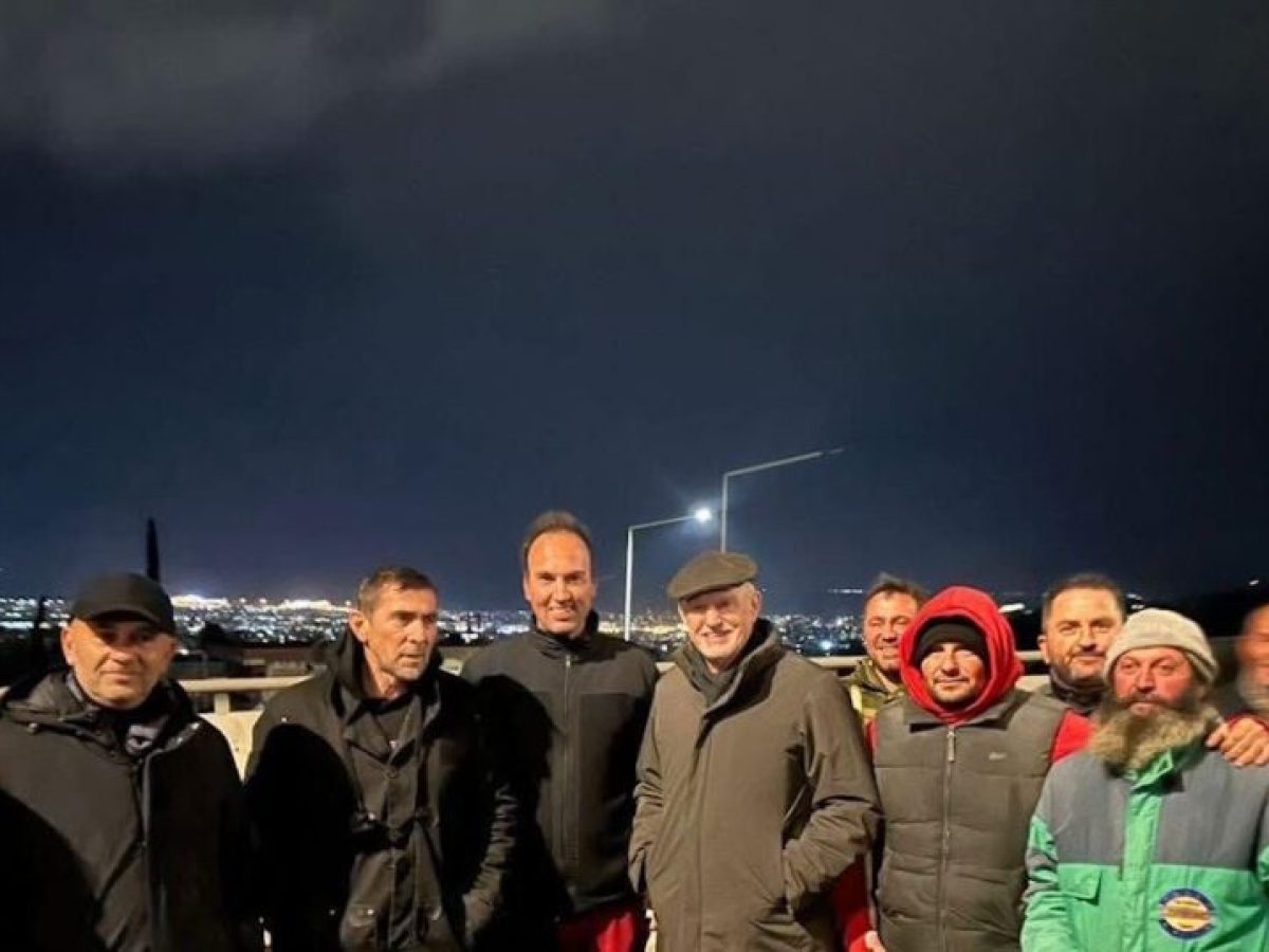 Ο Γιώργος Παπανδρέου στο μπλόκο της Πάτρας: «Οι αγρότες δεν θέλουν άλλες υποσχέσεις αλλά δικαιοσύνη»