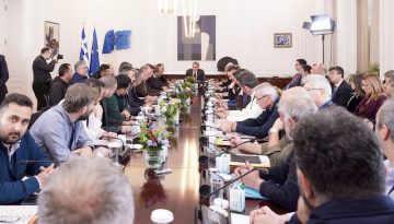 Ολοκληρώθηκε η 4ωρη συνάντηση του Πρωθυπουργού με εκπροσώπους των αγροτικών μπλόκων