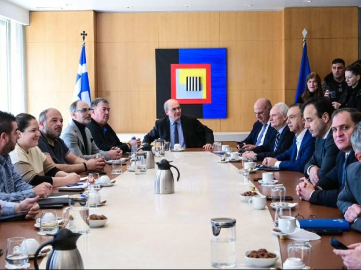 Ολοκληρώθηκε η συνάντηση αγροτών με Χατζηδάκη και Τσιάρα – Δεν θα απαιτείται «ΑΤΑΚ» για αυτοτελή αγροτεμάχια κάτω των 20