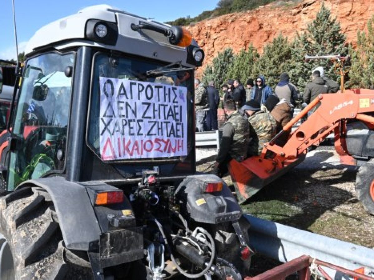 Ποιοι είναι οι άνθρωποι πίσω από τα τρακτέρ: Μειώνονται σε αριθμό, «γκριζάρουν» σε ηλικία οι Έλληνες αγρότες