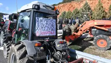 &Pi;&omicron;&iota;&omicron;&iota; &epsilon;ί&nu;&alpha;&iota; &omicron;&iota; ά&nu;&theta;&rho;&omega;&pi;&omicron;&iota; &pi;ί&sigma;&omega; &alpha;&pi;ό &tau;&alpha; &tau;&rho;&alpha;&kappa;&tau;έ&rho;: &Mu;&epsilon;&iota;ώ&nu;&omicron;&nu;&tau;&alpha;&iota; &sigma;&epsilon; &alpha;&rho;&iota;&theta;&mu;ό, &laquo;&gamma;&kappa;&rho;&iota;&zeta;ά&rho;&omicron;&upsilon;&nu;&raquo; &sigma;&epsilon; &eta;&lambda;&iota;&kappa;ί&alpha; &omicron;&iota; Έ&lambda;&lambda;&eta;&nu;&epsilon;&sigmaf; &alpha;&gamma;&rho;ό&tau;&epsilon;&sigmaf;