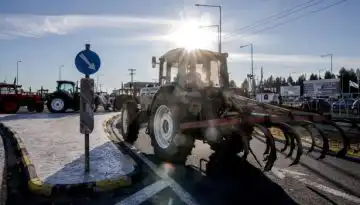 &Pi;&rho;&omicron;&sigmaf; &kappa;&lambda;&iota;&mu;ά&kappa;&omega;&sigma;&eta; &omicron;&iota; &alpha;&gamma;&rho;ό&tau;&epsilon;&sigmaf; &ndash; &Sigma;&kappa;&lambda;&eta;&rho;ό &mu;&pi;&rho;&alpha; &nu;&tau;&epsilon; &phi;&epsilon;&rho; &mu;&epsilon; &tau;&eta;&nu; &kappa;&upsilon;&beta;έ&rho;&nu;&eta;&sigma;&eta; &pi;&omicron;&upsilon; &mu;&omicron;&iota;&rho;ά&zeta;&epsilon;&iota; &laquo;&tau;&upsilon;&rho;ά&kappa;&iota;&alpha;&raquo; &kappa;&alpha;&iota; &epsilon;&xi;&alpha;&pi;&omicron;&lambda;ύ&epsilon;&iota; &alpha;&pi;&epsilon;&iota;&lambda;έ&sigmaf;