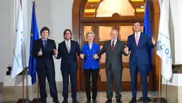 &Psi;&eta;&phi;ί&sigma;&tau;&eta;&kappa;&epsilon; &eta; Mercosur &pi;&alpha;&rho;ά &tau;&omicron; ό&chi;&iota; &tau;&omega;&nu; &Gamma;ά&lambda;&lambda;&omega;&nu;, &upsilon;&pi;έ&rho; &tau;&eta;&sigmaf; &sigma;&upsilon;&mu;&phi;&omega;&nu;ί&alpha;&sigmaf; &tau;&epsilon;&lambda;&iota;&kappa;ά &eta; &Epsilon;&lambda;&lambda;ά&delta;&alpha;