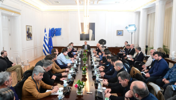 Σε εξέλιξη η συνάντηση γεωργών-κτηνοτρόφων με κλιμάκιο της κυβέρνησης