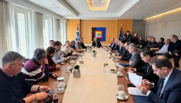 Συνάντηση εκπροσώπων αγροτών με την κυβέρνηση για ζητήματα ΑΤΑΚ και ΚΑΕΚ