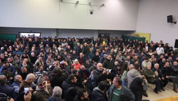 Συνεχίζουν οι αγρότες τα μπλόκα, κλιμακώνουν τον αγώνα, αποφάσισαν από τα Μάλγαρα