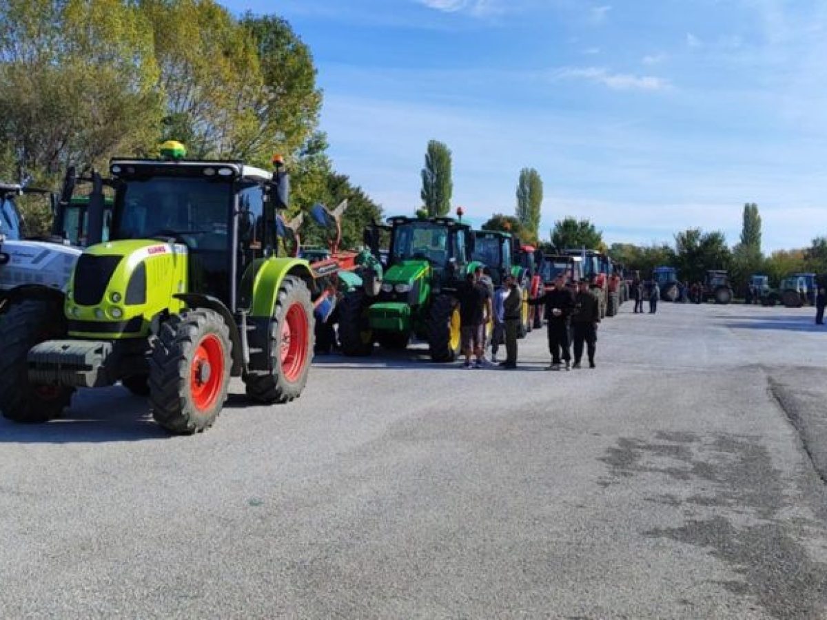 Σκληραίνουν τη στάση τους οι αγρότες, ολομέτωπη σύγκρουση με την κυβέρνηση