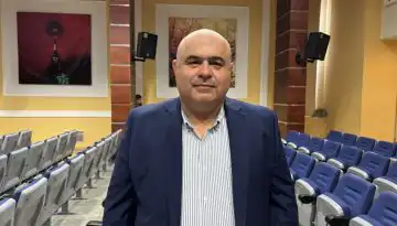 &Sigma;&pi;ύ&rho;&omicron;&sigmaf; &Mu;ά&mu;&alpha;&lambda;&eta;&sigmaf;: &Nu;έ&alpha; &epsilon;&pi;&omicron;&chi;ή &gamma;&iota;&alpha; &tau;&omicron;&nu; &Epsilon;&Lambda;.&Gamma;.&Omicron;. &ldquo;&Delta;ή&mu;&eta;&tau;&rho;&alpha;&rdquo;