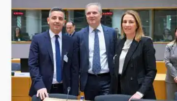&Beta;&rho;&upsilon;&xi;έ&lambda;&lambda;&epsilon;&sigmaf;: &Pi;&rho;&omicron;&tau;&epsilon;&rho;&alpha;&iota;ό&tau;&eta;&tau;&alpha; &gamma;&iota;&alpha; &tau;&eta;&nu; &Epsilon;&lambda;&lambda;ά&delta;&alpha; &eta; &epsilon;&nu;ί&sigma;&chi;&upsilon;&sigma;&eta; &kappa;&alpha;&iota; &omicron; &kappa;&alpha;&lambda;ύ&tau;&epsilon;&rho;&omicron;&sigmaf; &sigma;&upsilon;&nu;&tau;&omicron;&nu;&iota;&sigma;&mu;ό&sigmaf; &tau;&omega;&nu; &epsilon;&lambda;έ&gamma;&chi;&omega;&nu; &sigma;&tau;&alpha; &epsilon;&iota;&sigma;&alpha;&gamma;ό&mu;&epsilon;&nu;&alpha; &alpha;&gamma;&rho;&omicron;&delta;&iota;&alpha;&tau;&rho;&omicron;&phi;&iota;&kappa;ά