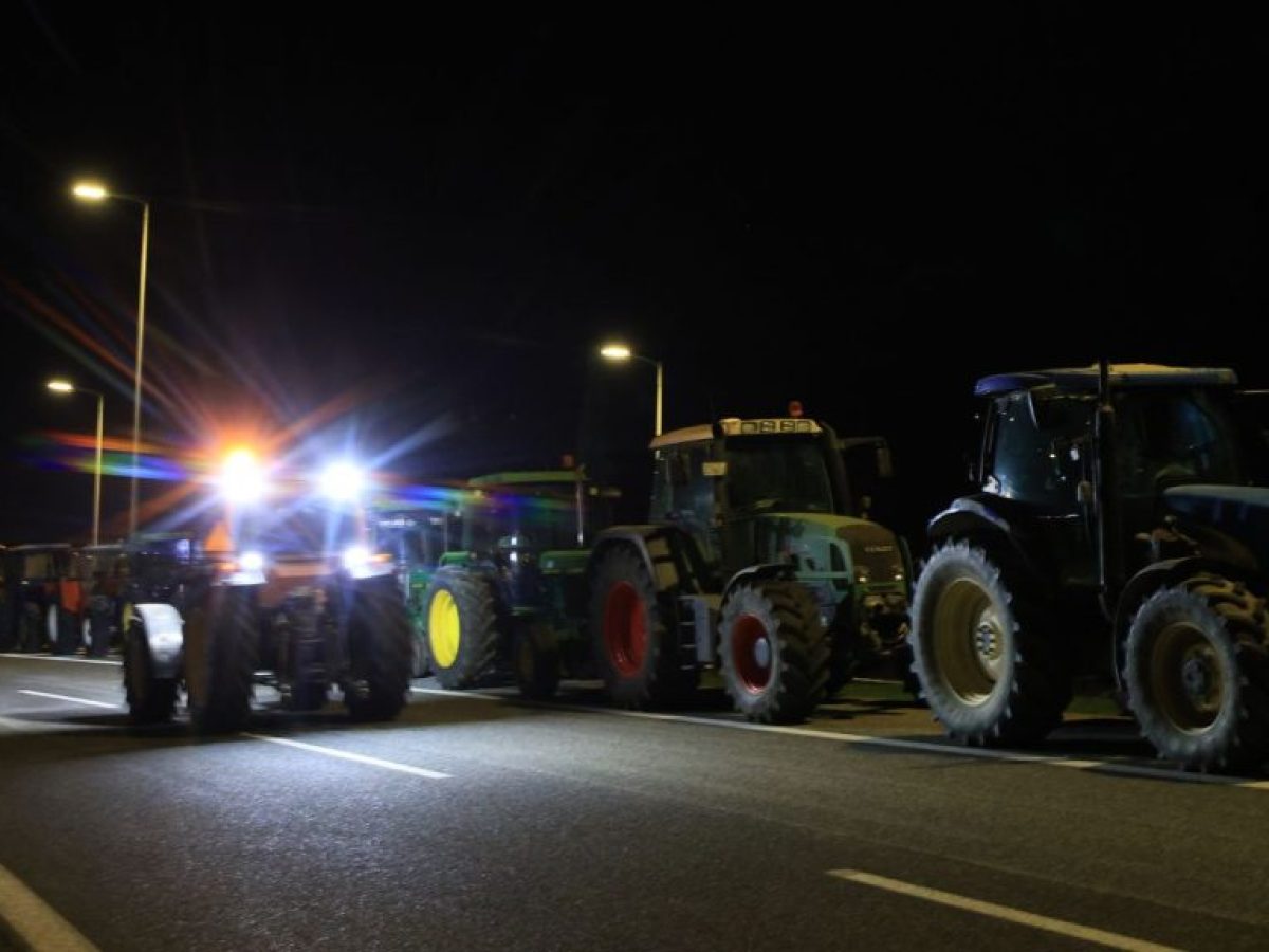 Άρνηση αγροτών των μπλόκων Νίκαιας και Καρδίτσας για την αυριανή συνάντηση με τον πρωθυπουργό