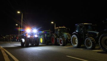 Άρνηση αγροτών των μπλόκων Νίκαιας και Καρδίτσας για την αυριανή συνάντηση με τον πρωθυπουργό