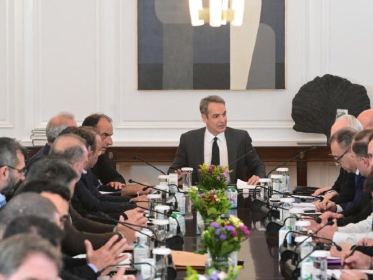 Αγρότες: «Δεν ακούσαμε τίποτα νέο, ο αγώνας συνεχίζεται» – «Η κυβέρνηση συζητάει μόνο τεχνικά ζητήματα», λέει ο Τσιάρας