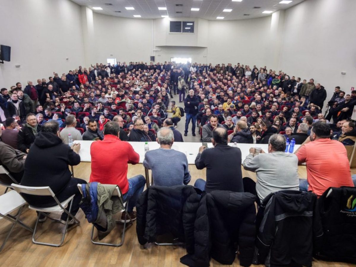 Αγρότες: Διάλογος με τα τρακτέρ στους δρόμους