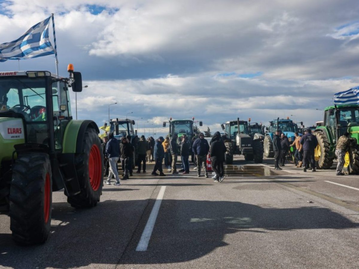 Αγρότες: Διπλή αντιπροσωπεία στη συνάντηση με Μητσοτάκη – «Λύσεις ή γενικός αποκλεισμός»