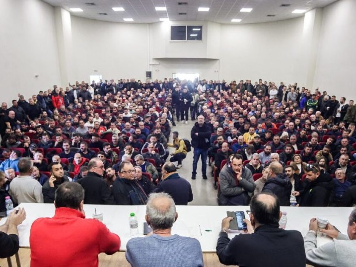 Αγρότες: Φτιάχνουν δύο επιτροπές για τη συνάντηση με τον Μητσοτάκη – Προειδοποιούν για κλιμάκωση χωρίς προηγούμενο αν δεν