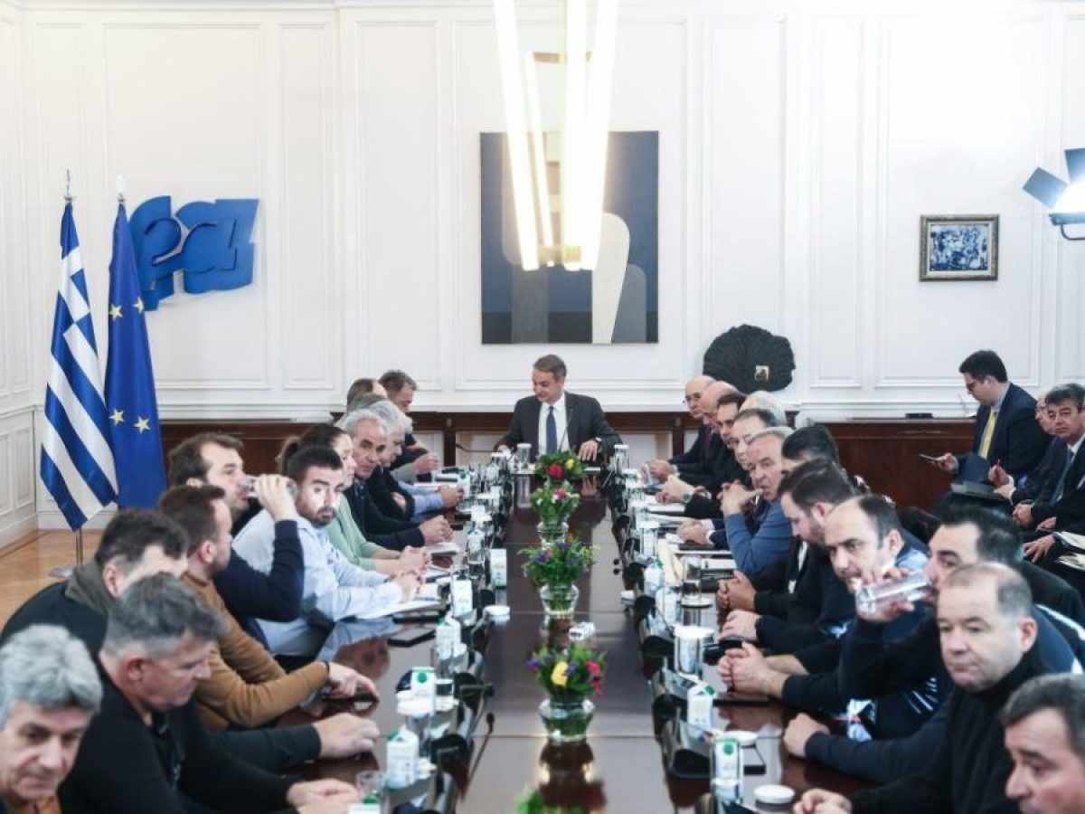 Αγρότες: Με υποσχέσεις έφυγαν οι «πρόθυμοι» αγρότες  – «Δεν θα ανεχθούμε εκβιασμούς» είπε ο Μητσοτάκης