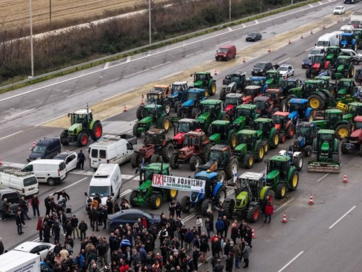 Αγρότες: «Όχι» Μητσοτάκη σε διάλογο με παραβατικούς συνδικαλιστές – Ώρα αποφάσεων για το μπλόκο της Νίκαιας