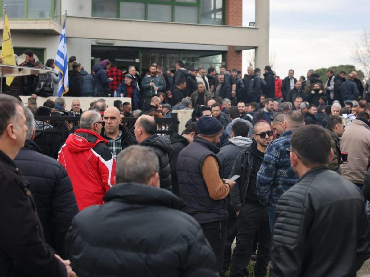 Αγρότες: Ώρα αποφάσεων – Σε εξέλιξη η πανελλαδική σύσκεψη