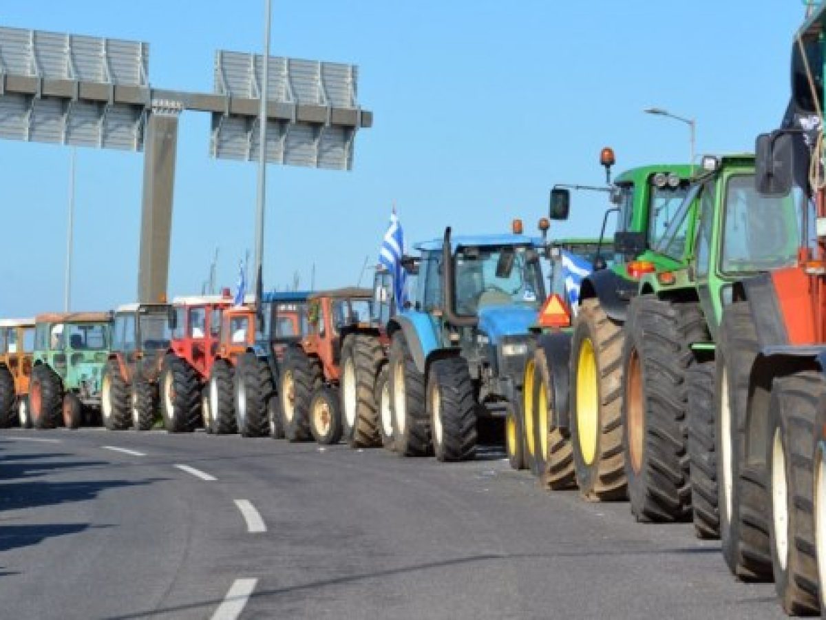 Αγρότες: Συσκέψεις στα μπλόκα – Επιλέγουν τους αντιπροσώπους τους για τη συνάντηση με τον Μητσοτάκη