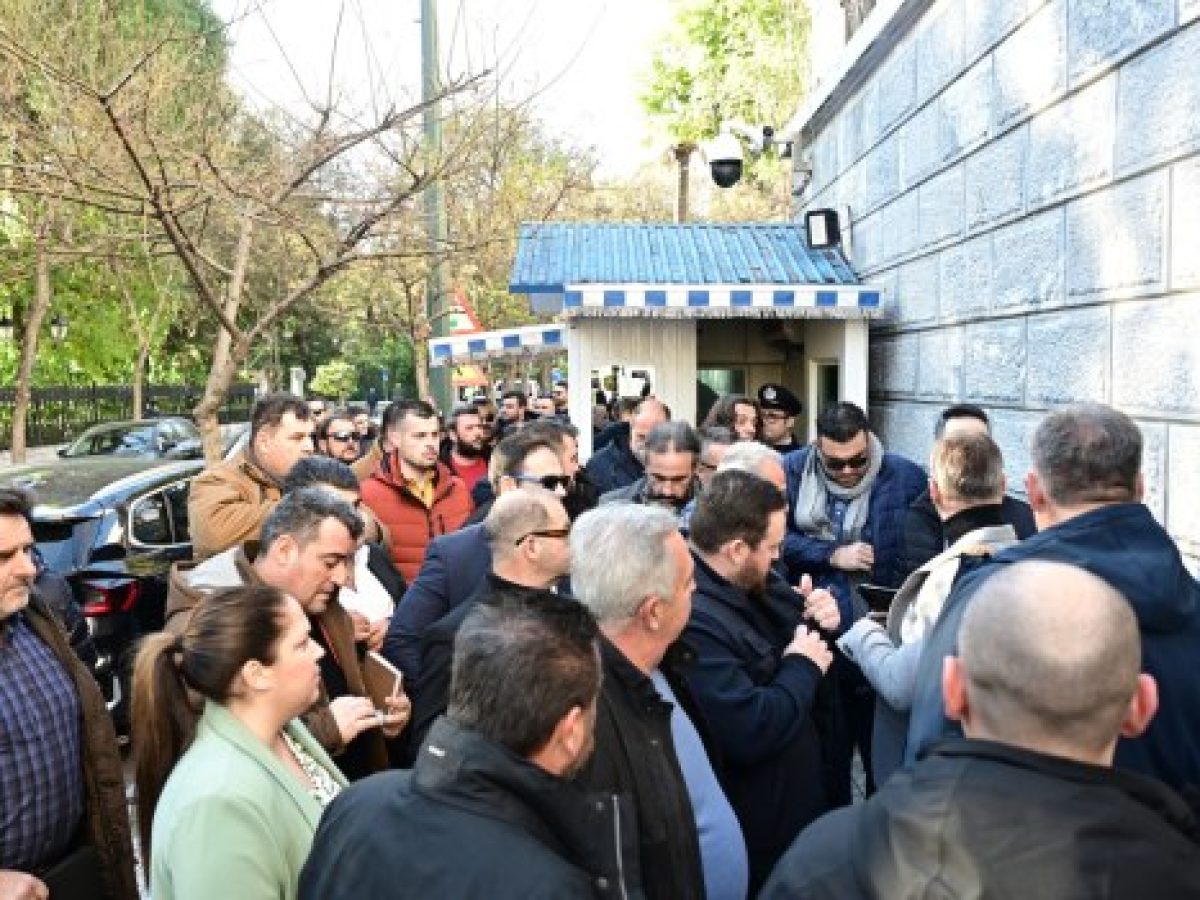 Αγρότες: Στο Μαξίμου η αντιπροσωπεία των «προθύμων» για τη συνάντηση με Μητσοτάκη – Συνεδριάζει αύριο για κλιμάκωση η Παν