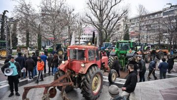 Αγρότες: Αποχώρησαν τα τρακτέρ από τα μπλόκα Νίκαιας και Μαλγάρων