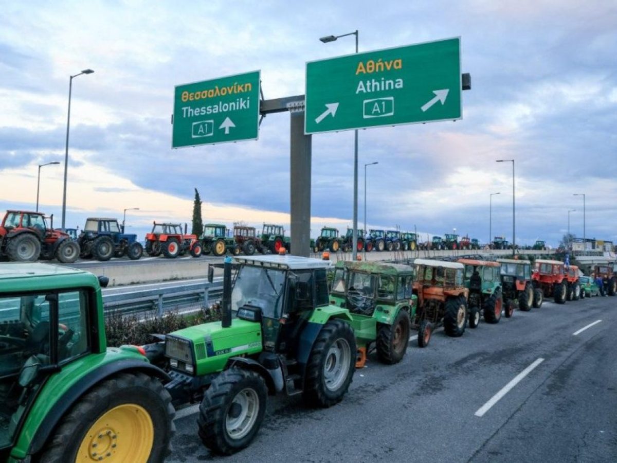 Αγρότες: Αποχωρούν από τα μπλόκα τα τρακτέρ – Τα επόμενα βήματα