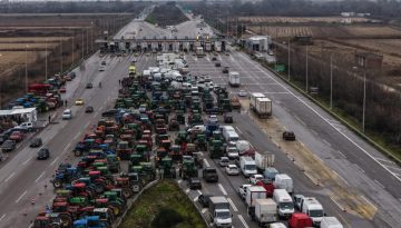 Αγρότες: Αποκλεισμό 48 ώρες στα Τέμπη αποφάσισε το μπλόκο Νίκαιας