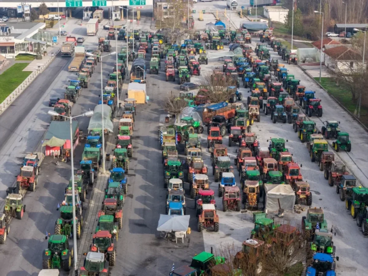 ΑΚΚΕΛ: Γιατί οι αγρότες παραμένουν στα μπλόκα – Οι προϋποθέσεις για ουσιαστικό διάλογο