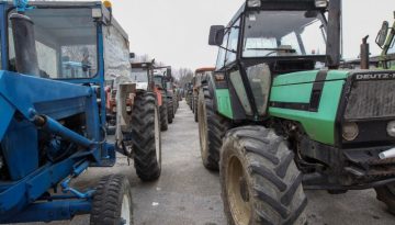 Απέκλεισαν για τρεις ώρες την παλαιά εθνική οδό οι αγρότες του μπλόκου της Νίκαιας