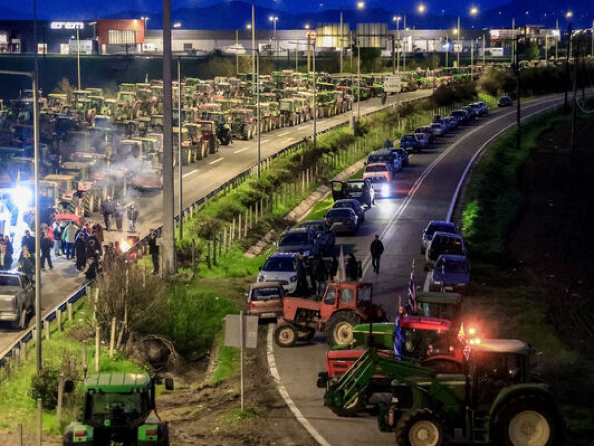 Αποχωρούν από τα μπλόκα οι αγρότες την Παρασκευή – Προγραμματίζουν συλλαλητήριο στην Αθήνα το επόμενο διάστημα