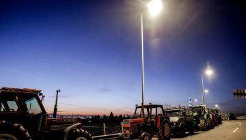 Αποχωρούν σταδιακά οι αγρότες από τα μπλόκα – Οι αναποφάσιστοι και η πρόταση να κατέβουν στην Αθήνα