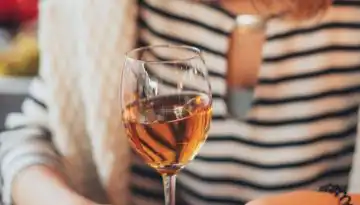 Wine Paris 2026: &Pi;ώ&sigmaf; &tau;&omicron; &kappa;&rho;&alpha;&sigma;ί &theta;&alpha; &kappa;&epsilon;&rho;&delta;ί&sigma;&epsilon;&iota; &xi;&alpha;&nu;ά &tau;&omicron;&upsilon;&sigmaf; &nu;έ&omicron;&upsilon;&sigmaf; &kappa;&alpha;&tau;&alpha;&nu;&alpha;&lambda;&omega;&tau;έ&sigmaf;