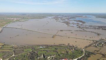 Χαώδης η κατάσταση στον Έβρο λόγω πλημμυρών – 150.000 στρ. πλημμύρισαν, καταστροφές και σε Κέρκυρα και Αμύνταιο
