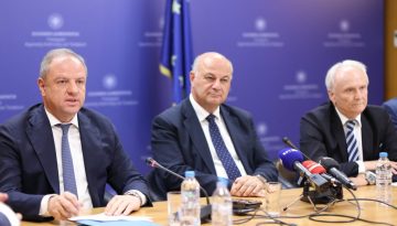 Χωρίς συγκεκριμένο χρονοδιάγραμμα ενίσχυσης ορυζοπαραγωγών ο Ανδριανός στη βουλή