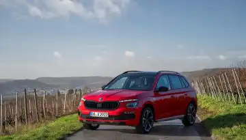 Skoda Kamiq: &Alpha;&xi;&iota;&omicron;&pi;&iota;&sigma;&tau;ί&alpha;, ά&nu;&epsilon;&sigma;&eta;, &tau;&epsilon;&chi;&nu;&omicron;&lambda;&omicron;&gamma;ί&alpha;&ndash; &tau;ώ&rho;&alpha; &mu;&epsilon; 130&euro;/&mu;ή&nu;&alpha; & 2.000&euro; ό&phi;&epsilon;&lambda;&omicron;&sigmaf;