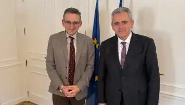Έ&rho;&chi;&epsilon;&tau;&alpha;&iota; &nu;έ&alpha; &rho;ύ&theta;&mu;&iota;&sigma;&eta; &gamma;&iota;&alpha; &tau;&omicron; &iota;&delta;&iota;&omicron;&kappa;&tau;&eta;&sigma;&iota;&alpha;&kappa;ό &tau;&omega;&nu; &pi;&alpha;&rho;&alpha;&kappa;ά&rho;&lambda;&iota;&omega;&nu; &chi;&omega;&rho;&alpha;&phi;&iota;ώ&nu;