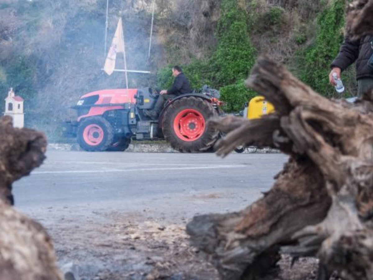 «Είμαστε απροστάτευτοι»: Τα πολλαπλά προβλήματα αγροτών και κτηνοτρόφων μέσα από δύο προσωπικές ιστορίες