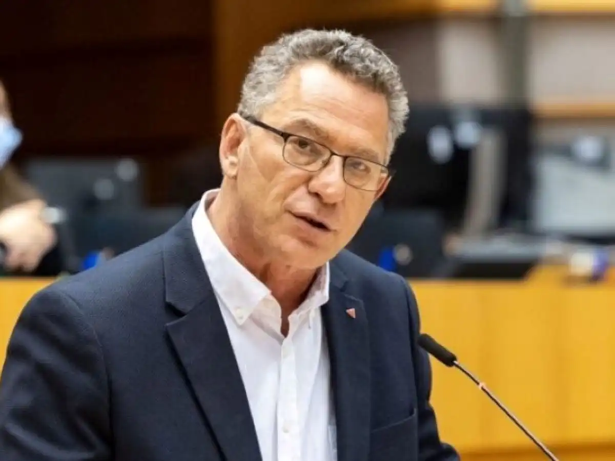 &Kappa;. &Alpha;&rho;&beta;&alpha;&nu;ί&tau;&eta;&sigmaf;: &Nu;έ&alpha; &Kappa;&Alpha;&Pi; &sigma;&tau;&omicron; &mu;&iota;&kappa;&rho;&omicron;&sigma;&kappa;ό&pi;&iota;&omicron;
