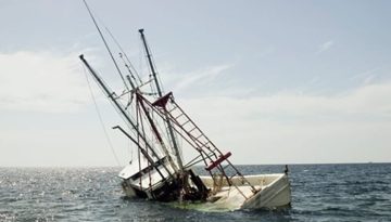Κουστούμι εμπριμέ και μίζες κυριλέ