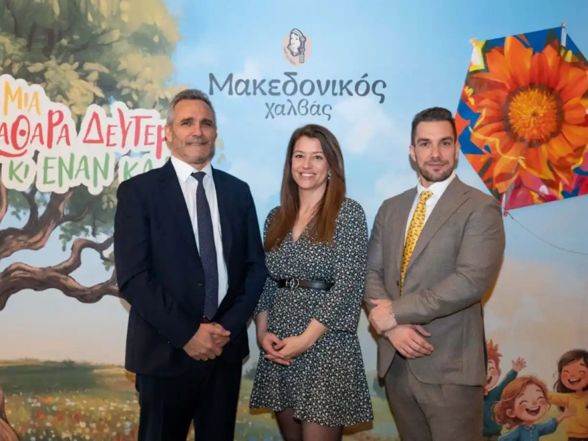 &laquo;&Mu;&iota;&alpha; &Kappa;&alpha;&theta;&alpha;&rho;ά &Delta;&epsilon;&upsilon;&tau;έ&rho;&alpha; &kappa;&iota; έ&nu;&alpha;&nu; &kappa;&alpha;&iota;&rho;ό&raquo; &alpha;&pi;ό &Mu;&alpha;&kappa;&epsilon;&delta;&omicron;&nu;&iota;&kappa;ό &Chi;&alpha;&lambda;&beta;ά
