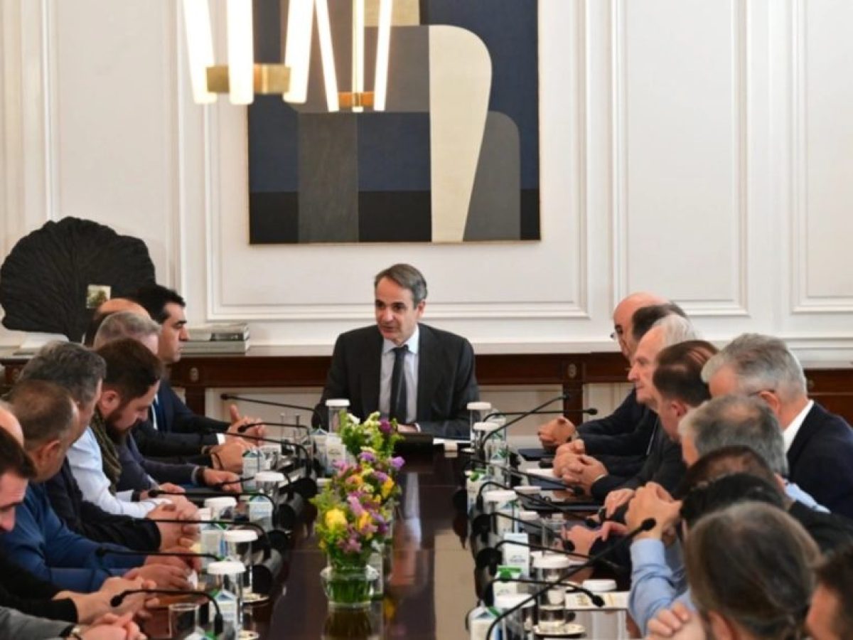 Σύσκεψη κυβέρνησης – κτηνοτρόφων: Στόχος να εκριζωθεί η ευλογία