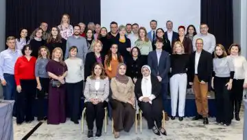 &Theta;&epsilon;&sigma;&sigma;&alpha;&lambda;&omicron;&nu;ί&kappa;&eta;: &Sigma;&upsilon;&nu;ά&nu;&tau;&eta;&sigma;&eta; MED-Amin &Mu;&epsilon;&sigma;&omicron;&gamma;&epsilon;ί&omicron;&upsilon;