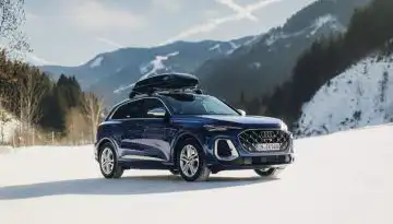 &Tau;&omicron; Audi Q5 &laquo;&alpha;&nu;&epsilon;&beta;&alpha;ί&nu;&epsilon;&iota;&raquo; &sigma;&tau;&iota;&sigmaf; Ά&lambda;&pi;&epsilon;&iota;&sigmaf; &gamma;&iota;&alpha; &mu;&iota;&alpha; &chi;&epsilon;&iota;&mu;&epsilon;&rho;&iota;&nu;ή &pi;&epsilon;&rho;&iota;&pi;έ&tau;&epsilon;&iota;&alpha;