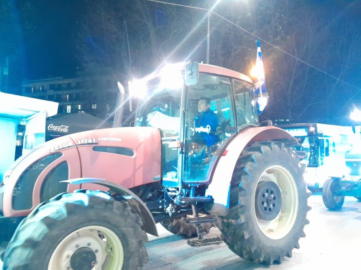 Τρίκαλα – Nέα «απόβαση» με τρακτέρ στο κέντρο της πόλης