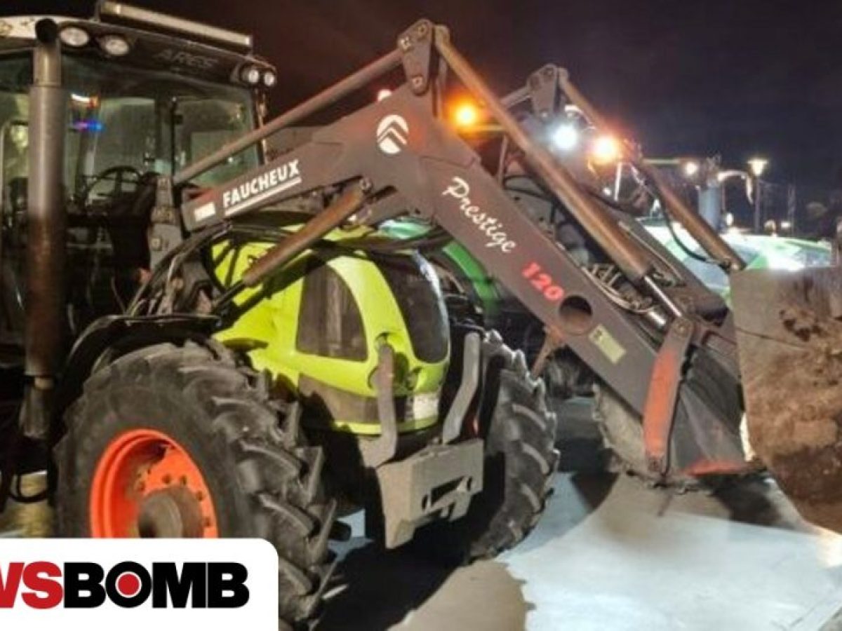 Αγρότες: Συμβολική «πολιορκία» του λιμανιού του Βόλου από τρακτέρ και οχήματα